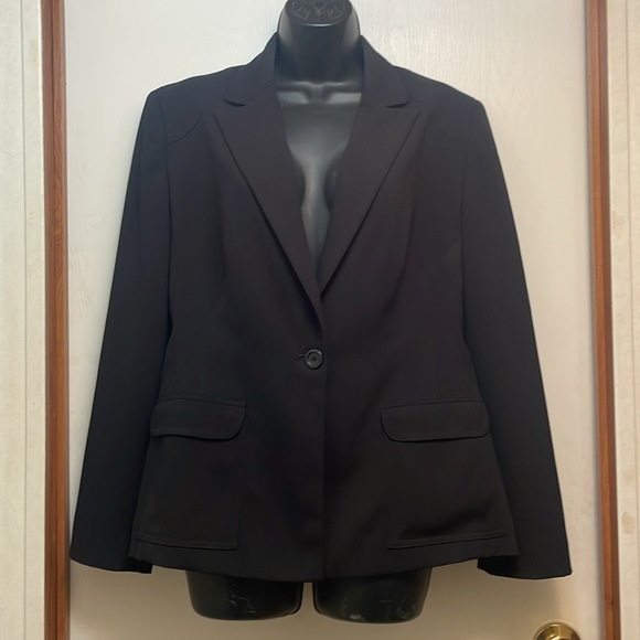 Size 10 black blazer with shoulder pads women’s. Preowned GUC - Picture 3 of 12